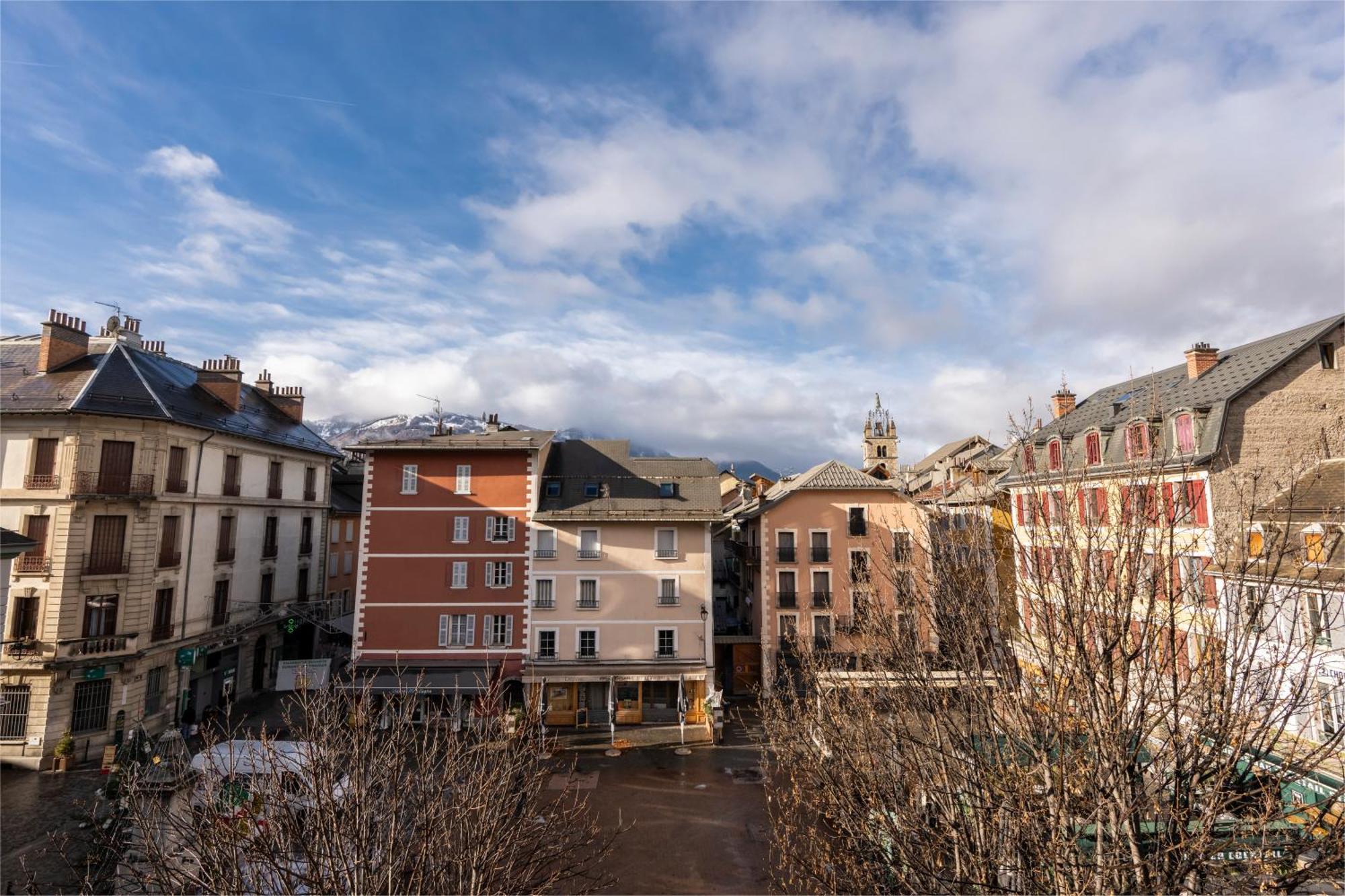 Superbe Loft - Situ Sur La Place